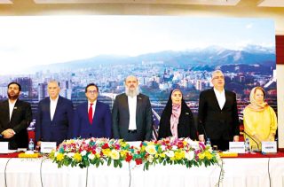 Pakistan Iran Ink Key Deals To Boost Trade To 10 Billion