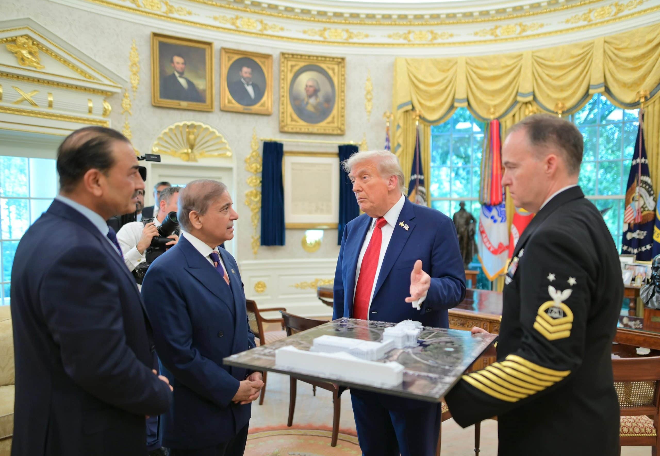 Red Carpet Great Guys Trump Honours Pm Shehbaz Field Marshal With High Praise Photos Inside 