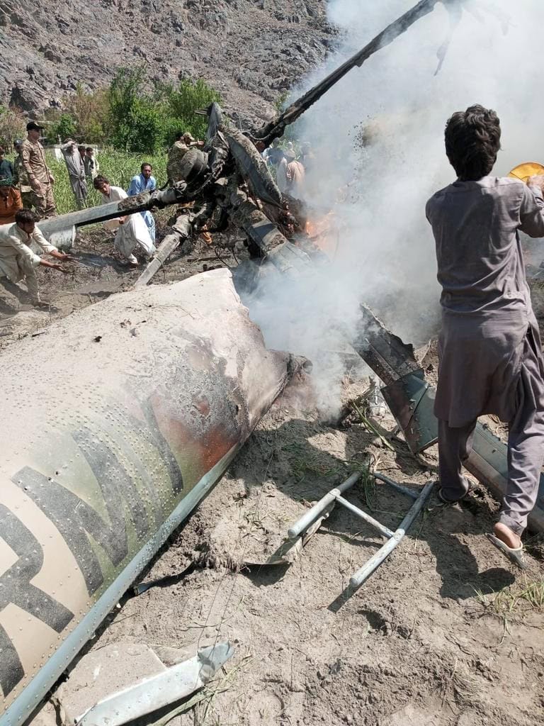 Two Pak Army Majors Among 5 Martyred In Mi 17 Helicopter Crash Near Thakdas Cantt 