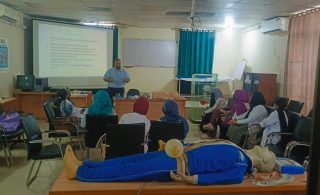 Uhs Trains Faculty Members In Emergency Life Saving Skills