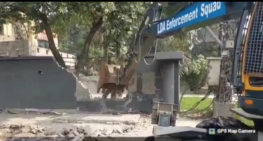 Illegal extensions removed in Lahore's Gulberg Housing Scheme – Pakistan Observer