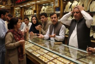 Gold Prices To Drop Further After Sliding Rs13000 In Just 3 Days
