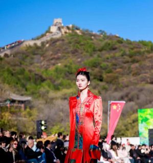 Maiden Pakistan China Fashion Show Organized At The Great Wall Of China 