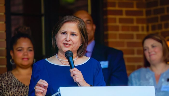 Ghazala Hashmi Makes History As Virginias First Muslim Asian American Lieutenant Governor