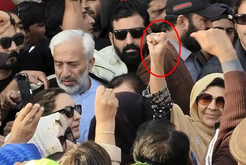 Imran Khans Sister Aleema Leads Protesters In Clash Outside Adiala Jail
