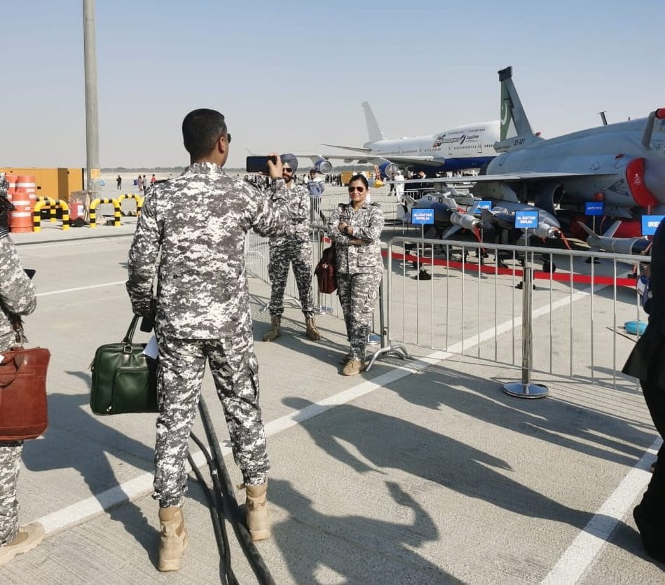 Jf 17 Stars At Dubai Airshow As Indian Pilots Take Selfies At Pakistani Pavilion 