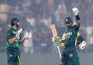 Lightning Start Pakistan Breaks South Africas Top Order In First Over In 3rd T20
