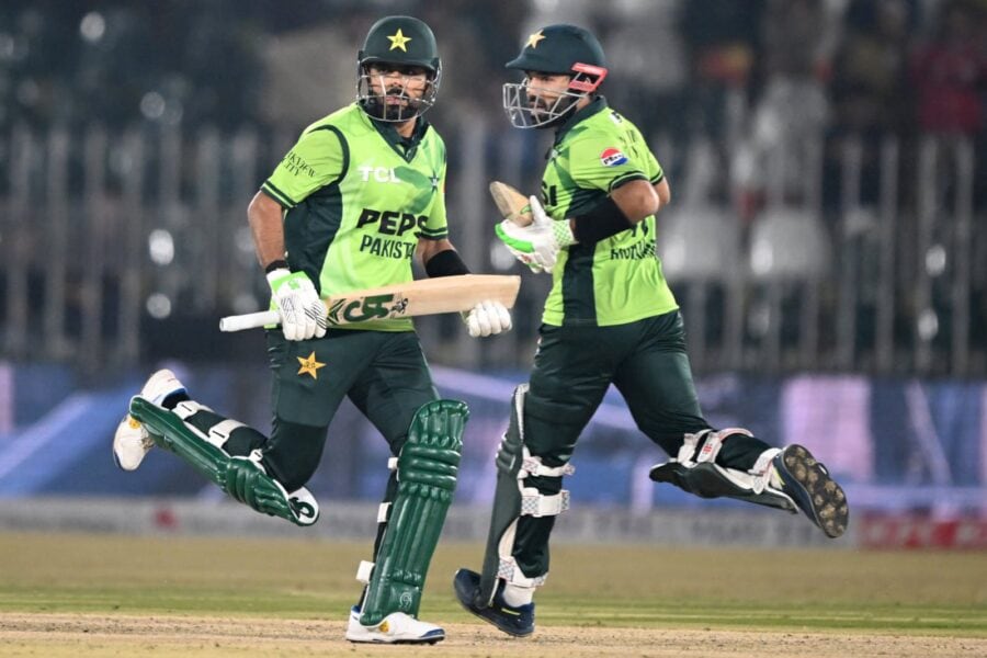 Pakistan Thrash Sri Lanka In Second Odi To Take Unassailable 2 0 Lead