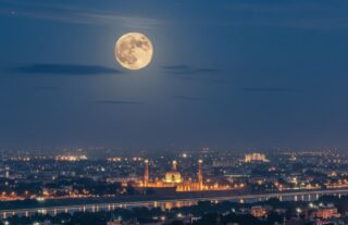 Pakistans Biggest Supermoon In Pictures
