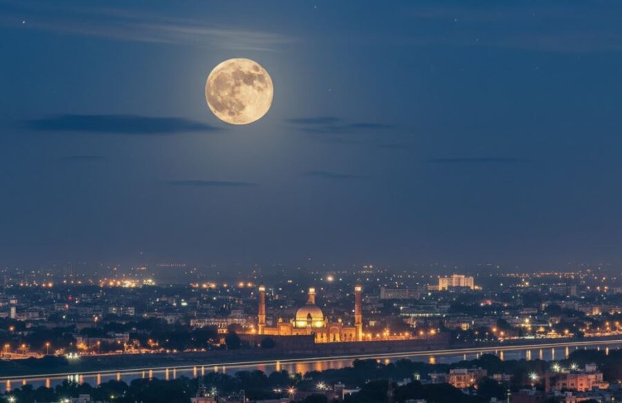 Pakistans Biggest Supermoon In Pictures