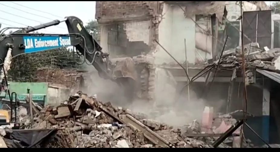 Remodeling of Bhatti Chowk: Illegal buildings razed outside Data Darbar – Pakistan Observer