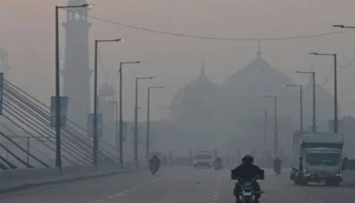Toxic smog grips Punjab,  Lahore’s AQI reaches hazardous levels – Pakistan Observer