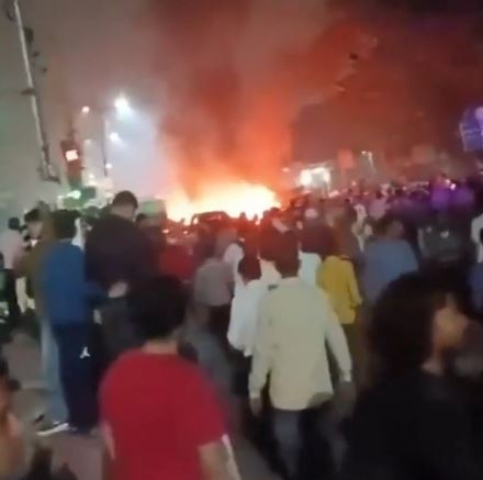 Two Car Blasts Near Delhi Metro Station Leave 1 Dead Several Injured 