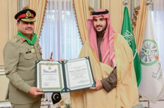 Field Marshal Asim Munir Honoured With King Abdulaziz Medal For His Efforts To Advance Pak Saudi Relations