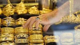 Gold Price Increases By Rs1300 Per Tola In Pakistan