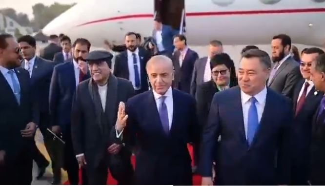 Grand Welcome For Kyrgyzstans President In Pakistan Ahead Of Trade Defense Talks 