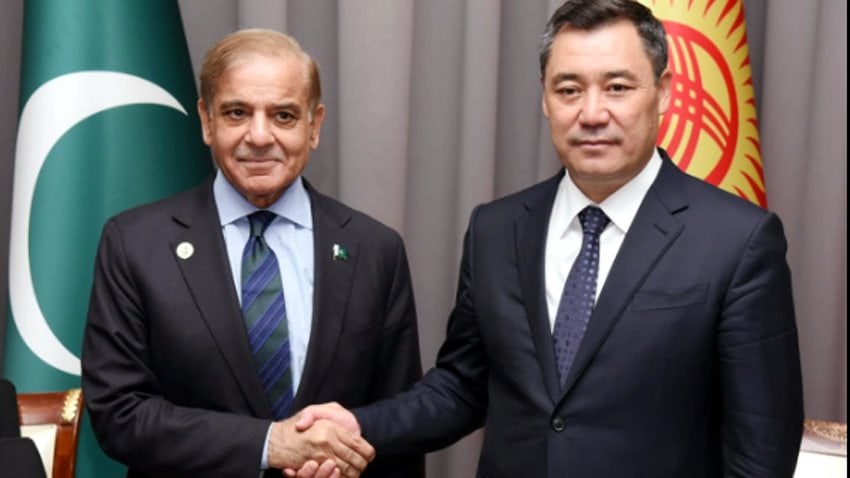 Grand Welcome For Kyrgyzstans President In Pakistan Ahead Of Trade Defense Talks 