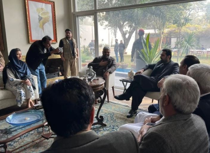 Kp Cm Afridi Visits Shah Mehmood Qureshis Home Vows Street Movement
