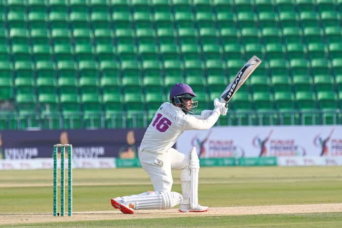Quaid E Azam Trophy Final Begins At Lahores Gaddafi Stadium