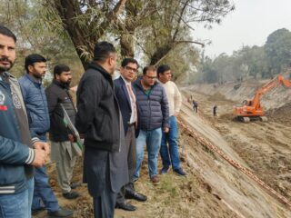Good News For Lahoris Tourists Construction Begins On Canal Ship Restaurant Project