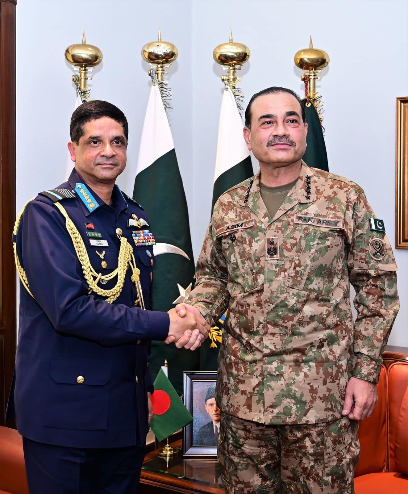 Pakistan Bangladesh Armed Forces Explore Closer Collaboration Amid Regional Security Talks 