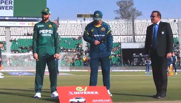 Pakistan opt to bat first in opening T20 against Australia   