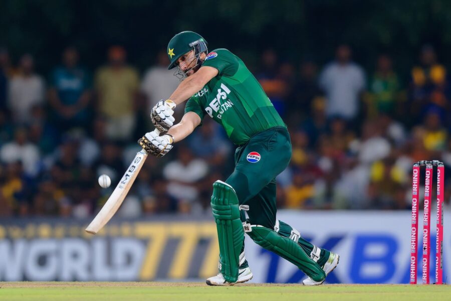 Sri Lanka Beat Pakistan In Rain Hit Thriller To Level T20i Series 1 1