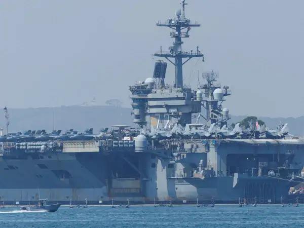 Us Aircraft Carrier Uss Abraham Lincoln Enters Me Waters Amid Rising Tensions With Iran
