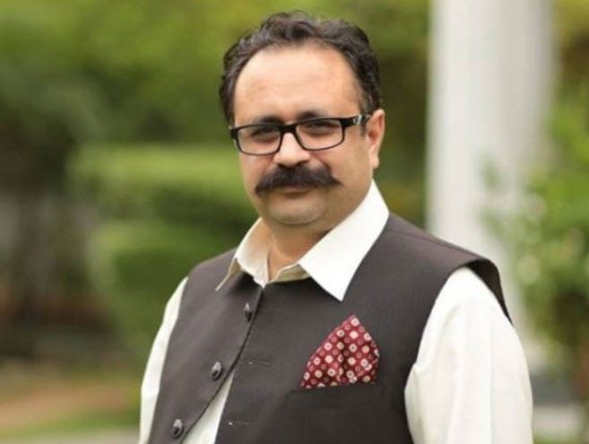 Islamabad court issues non-bailable arrest warrants for former AJK Sardar Tanveer Ilyas