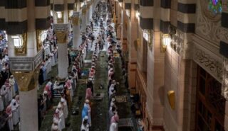 Ramadan 2026 In Saudi Arabia First Taraweeh Prayers Scenes At Holy Mosques 