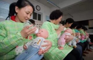 China Plans Childbirth Friendly Society To Tackle Falling Birth Rate