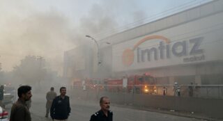 Imtiaz Store Karachi Fire Rages For Over 12 Hours Operation Underway