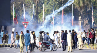 Islamabad Police Disperse Protesters After Clashes Near Red Zone