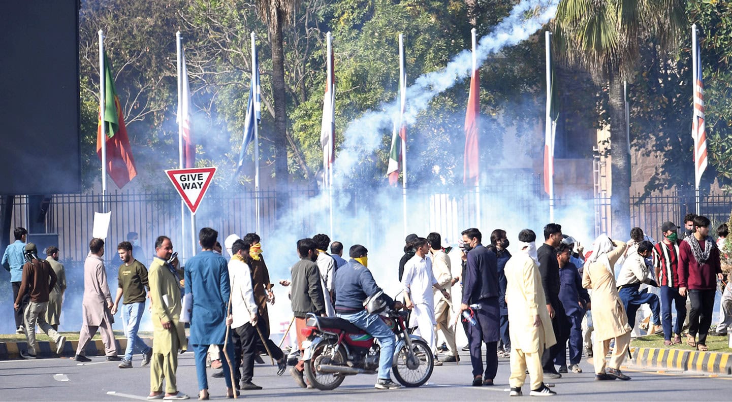 Islamabad police disperse protesters after clashes near Red Zone