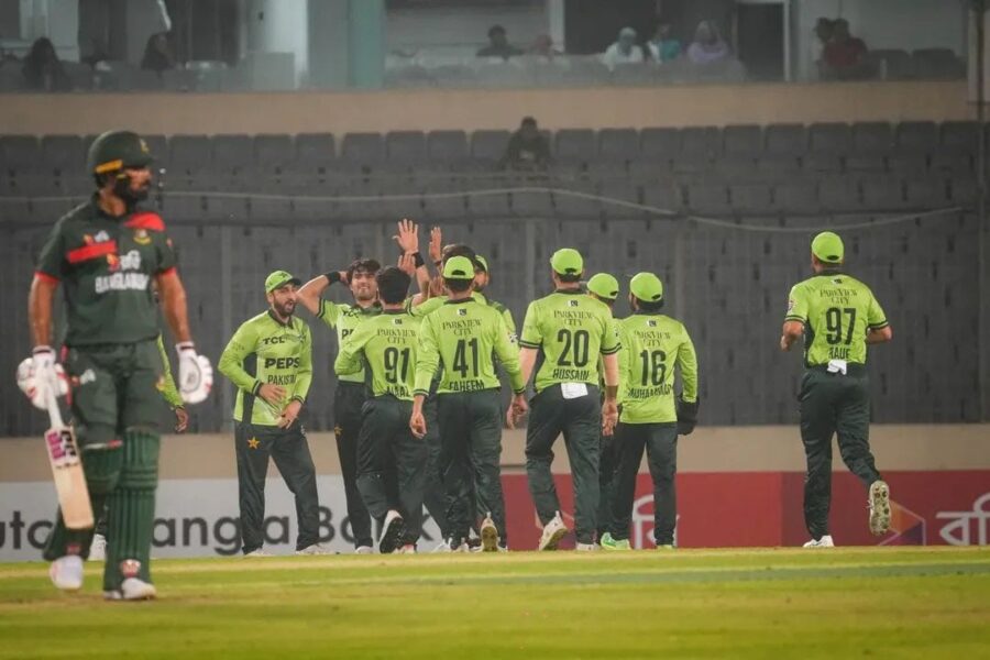 Pakistan Outplay Bangladesh In Second Odi To Level Series 1 1
