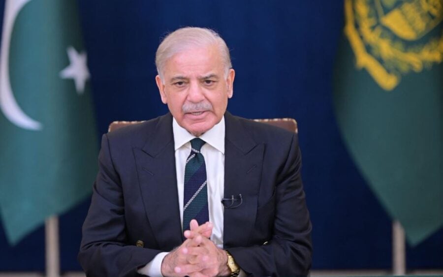 Pm Shehbaz Welcomes Diplomatic Push Between Us Iran Offers Pakistan As Neutral Venue