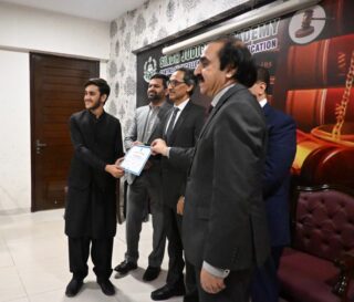 15 Year Old Ayaan Sherwani Becomes Pakistans Youngest Accredited Mediator