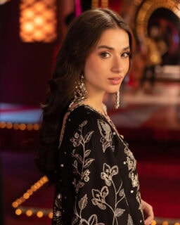 Aena Khan Isnt Trying To Fit In Shes Learning How To Stand Out 