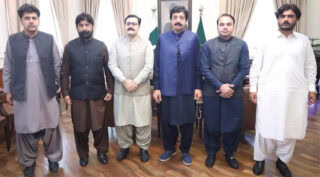 Balochistan Minister Meets Governor To Discuss Healthcare Cooperation
