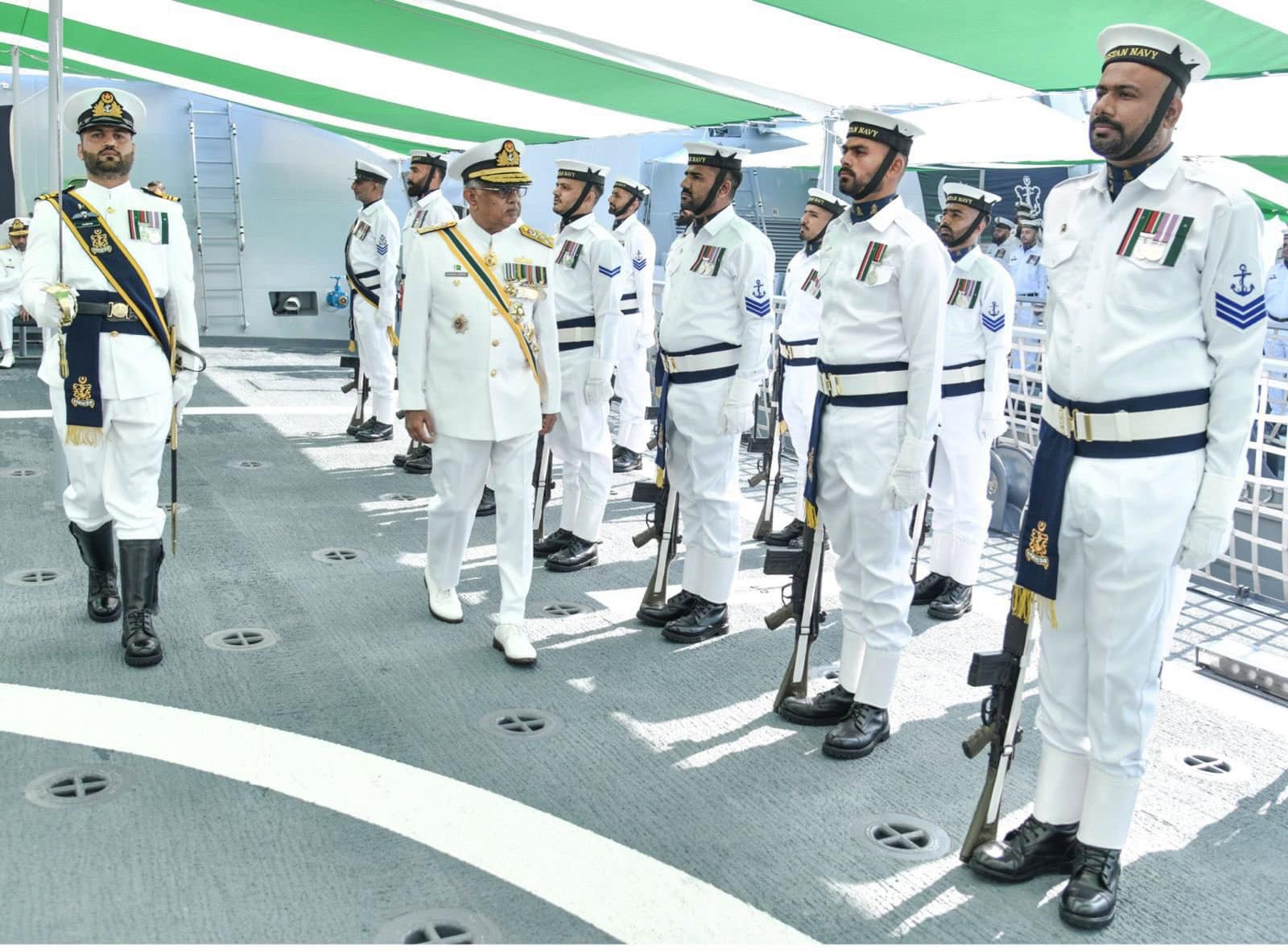 Cns Vows To Defend Pakistans Sovereign Waters As Pns Khaibar Joins Pakistan Navy Fleet 