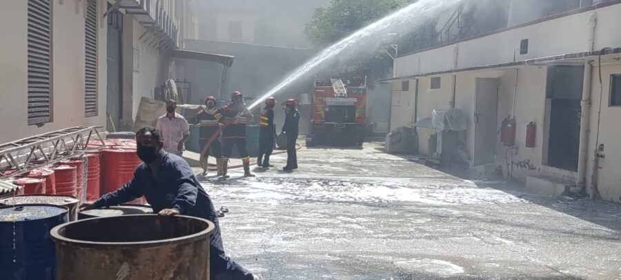 Fire Breaks Out In Paint Factory At Lahores Multan Road