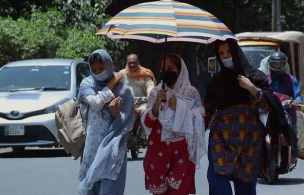 Karachi heat eases slightly after season’s peak of 44°C