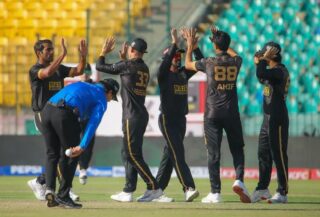 Hyderabad Shatter Lahore Hopes Of Reaching Hbl Psl 11 Playoffs