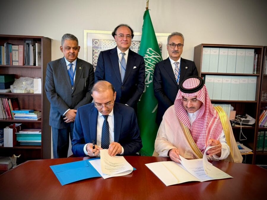 Pakistan Saudi Arabia Sign Agreement Extending 3 Billion Deposit Maturity