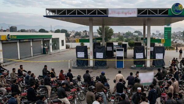 Petrol Pump Shutdown Looms In Pakistan As Dealers Threaten Strikes To Demand Higher Commissions