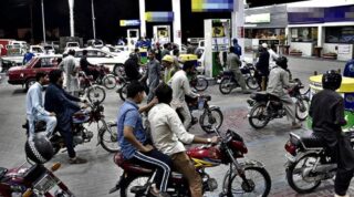 Petrol Rs500 Per Litre In Pakistan Minister Issues Warning Amid Rising Consumption