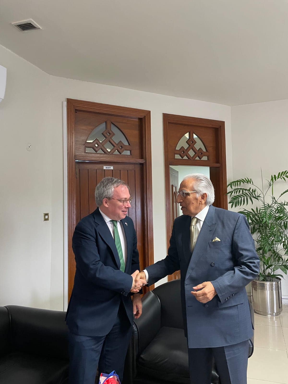 Uk Fcdo Director General Pledges Support To Pakistan In Fight Against Terrorism Regional Tensions 