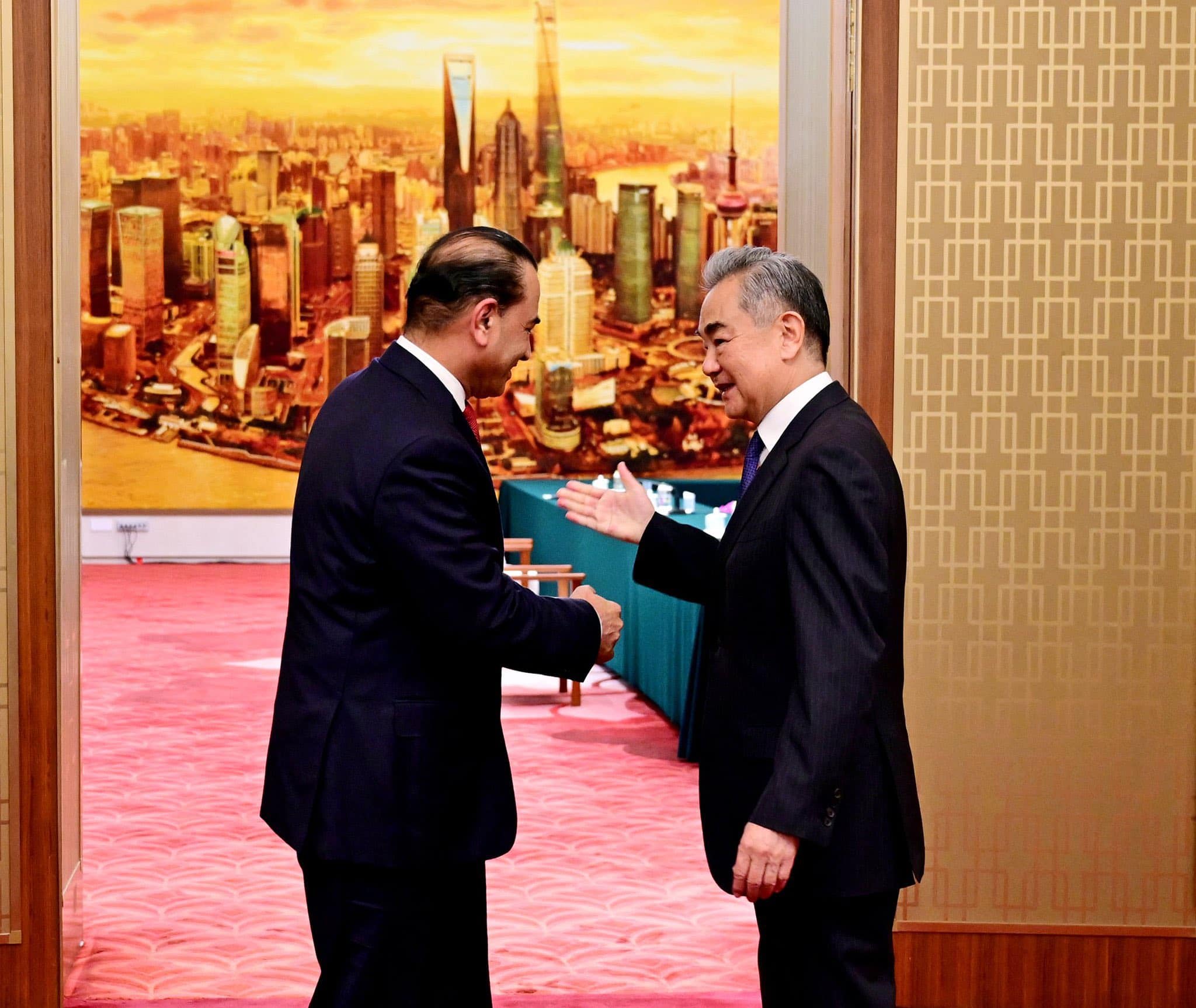 Field Marshal Asim Munir Wang Yi Exchange Views On Progress Toward Us Iran Peace Deal 