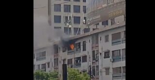 Fire Erupts At Karachis Karim Center Traffic Affected On Key Road