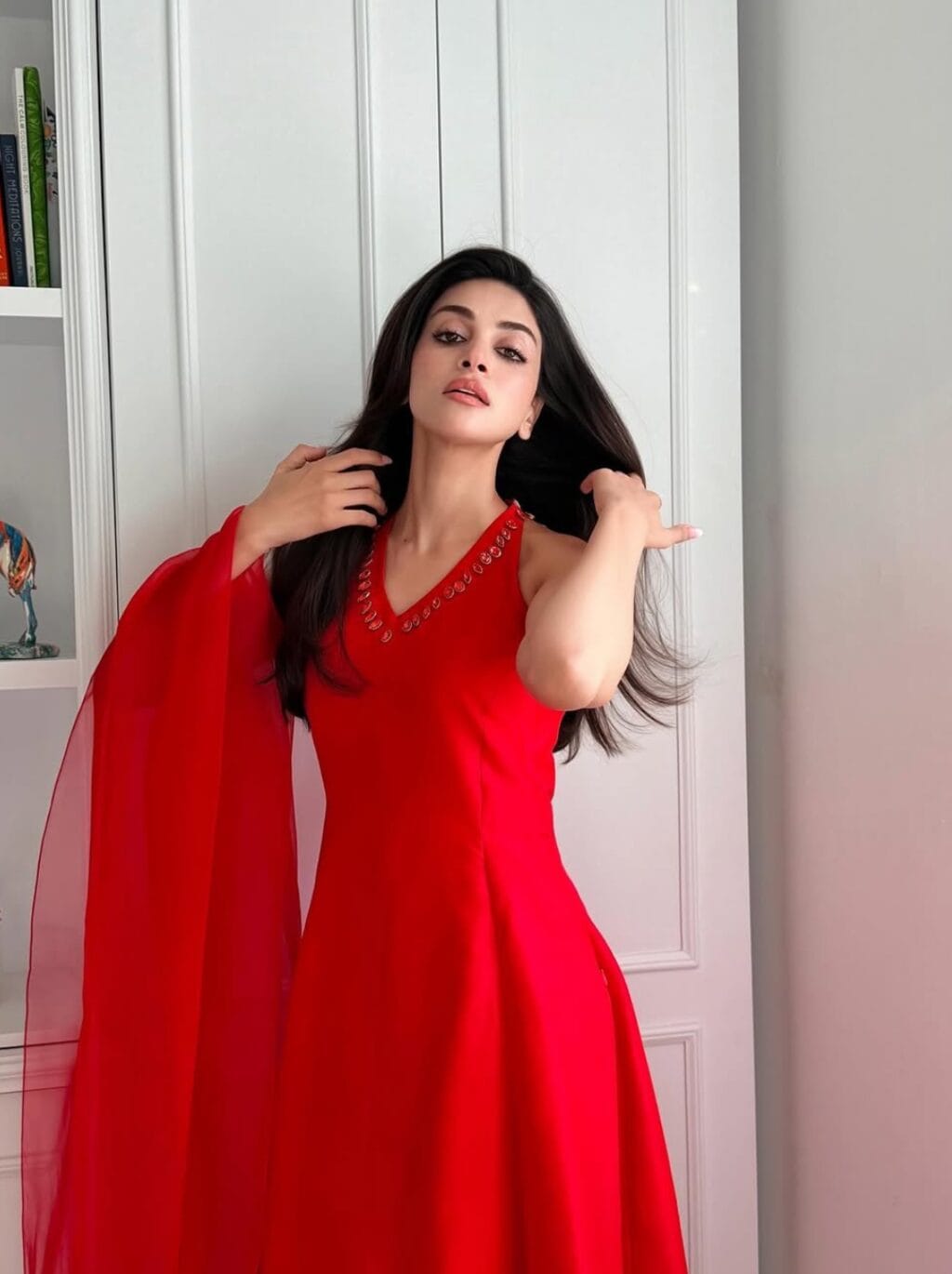 Pakistani Showbiz Stars Light Up Eid Ul Azha Celebrations With Style And Elegance 